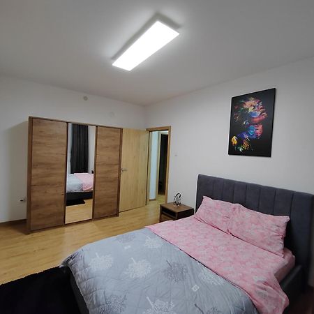 Golden Royal Apartment Kragujevac Luaran gambar