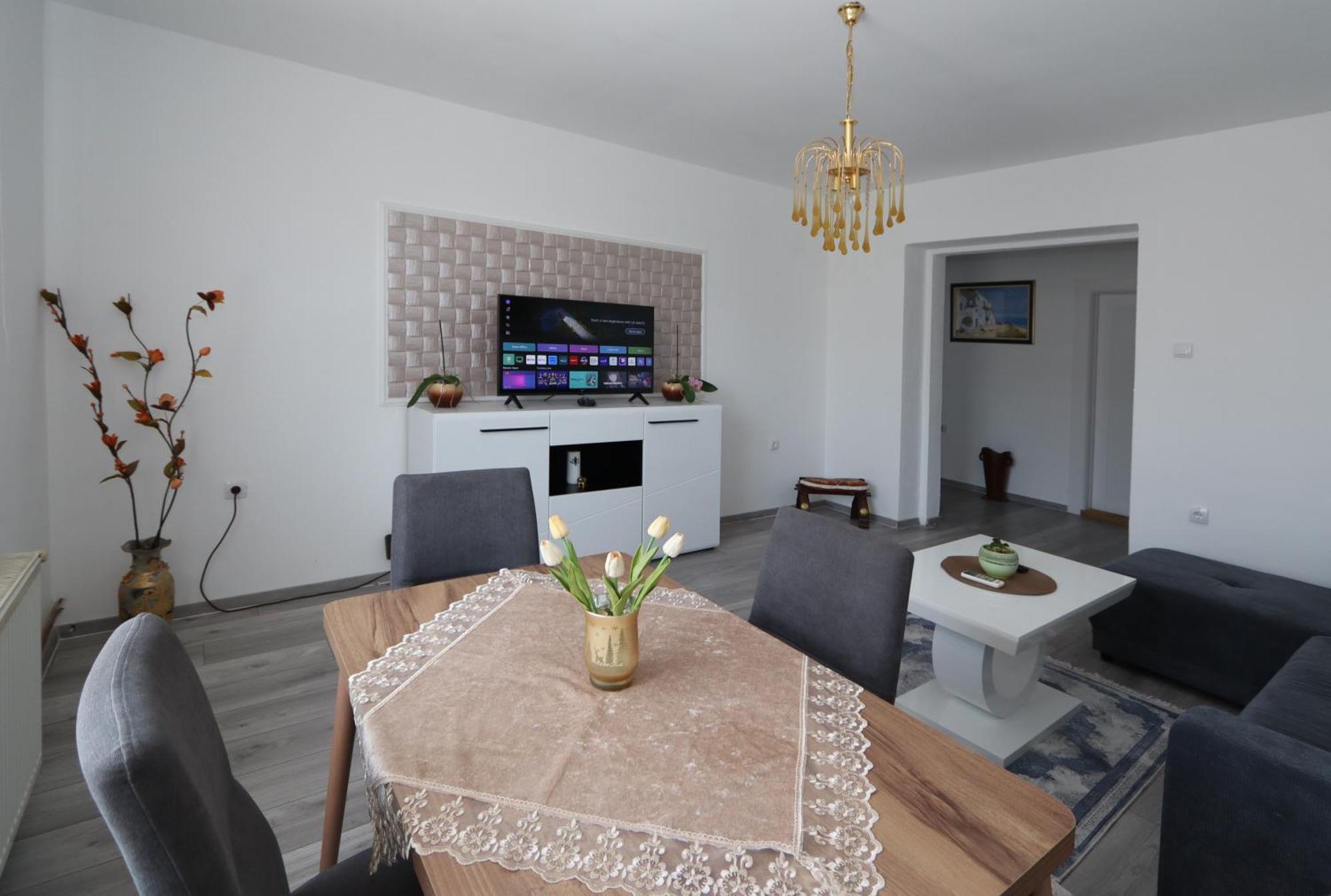 Golden Royal Apartment Kragujevac Luaran gambar